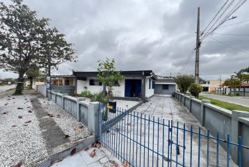 REF. 186 - Casa com Terreno Amplo